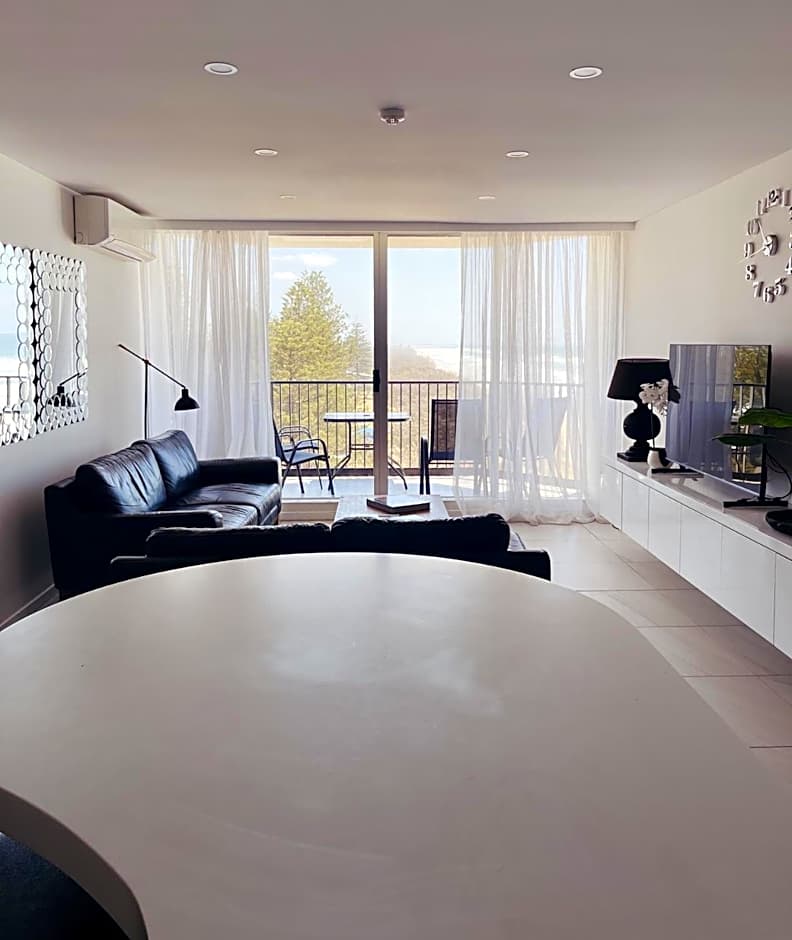 Golden Sands on the Beach - Absolute Beachfront Apartments
