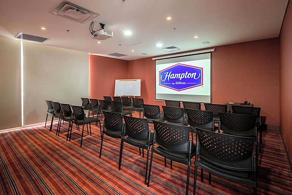 Hampton Inn By Hilton Bogota Usaquen