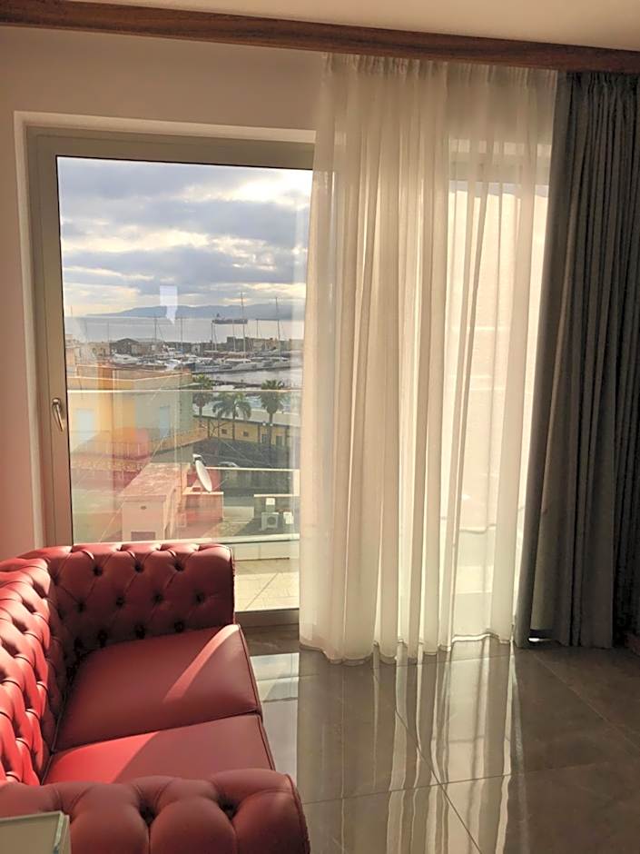 Upper - Boutique Hotel