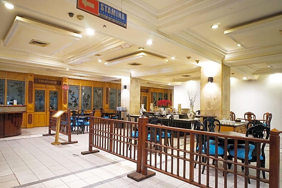 OYO 1735 Adika Bahtera Hotel