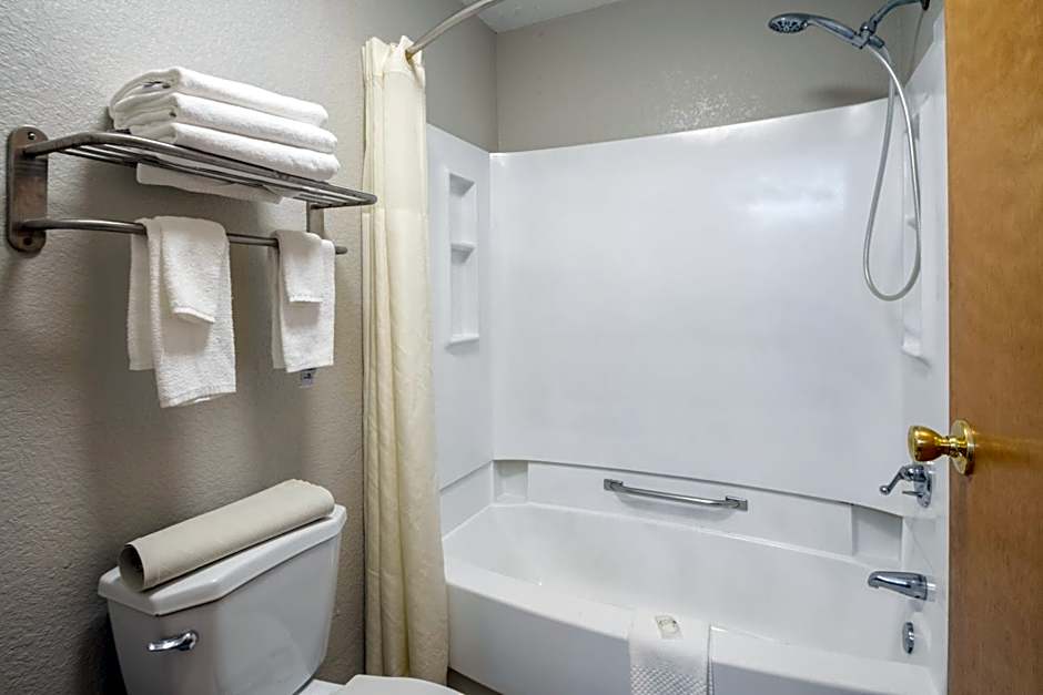 Quality Suites Hickory South