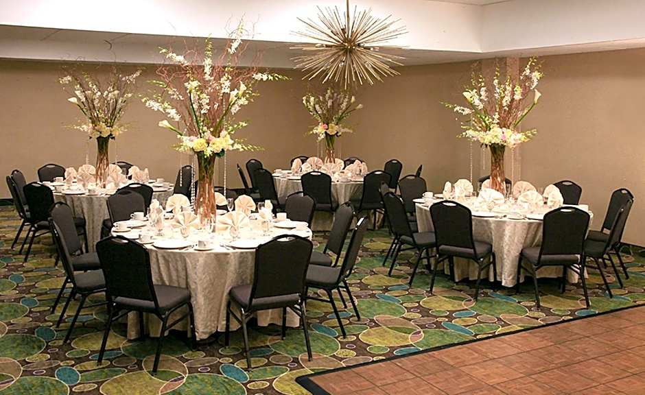 Holiday Inn Westbury-Long Island By IHG