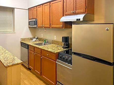 MainStay Suites Middleburg Heights Cleveland Airport