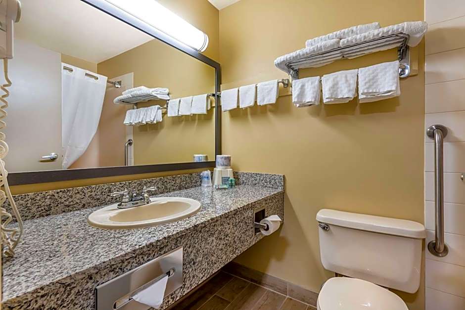 Best Western Strathmore Inn