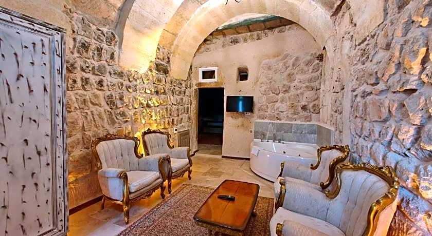 Karlik Cave Suite
