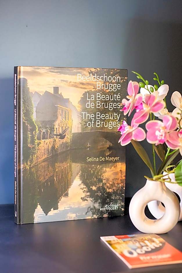 Gillis Eight Guest Rooms by Romy&Travis