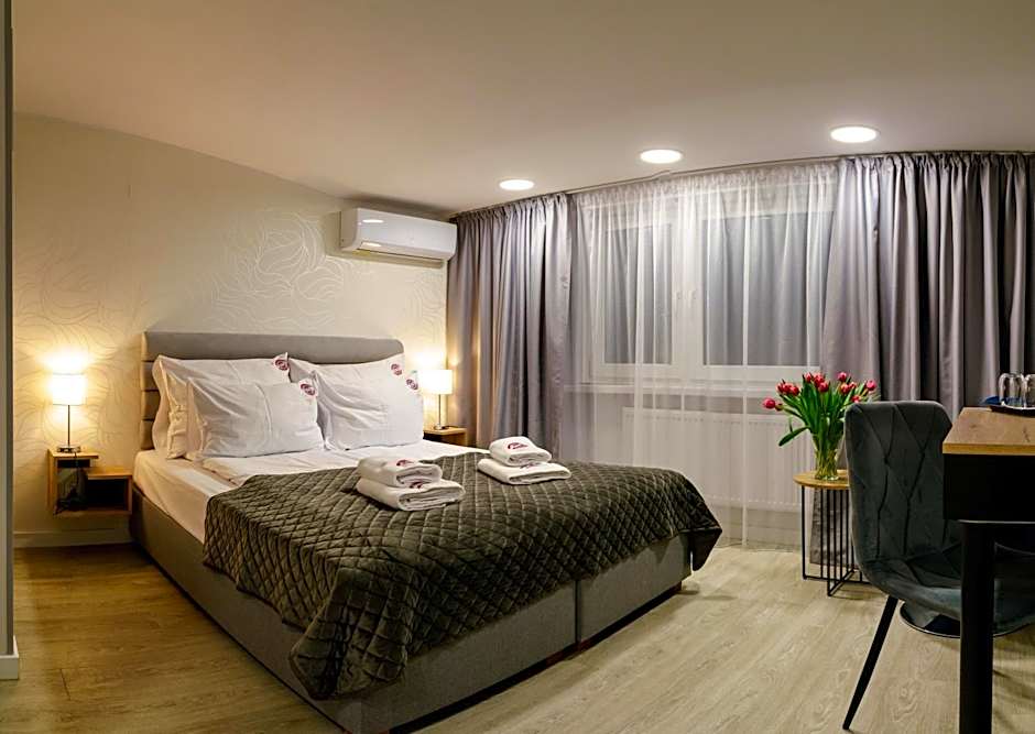 Kamienica no 111a Warsaw Airport