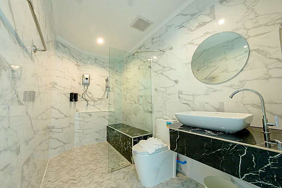 Marble Arch De Loei Hotel