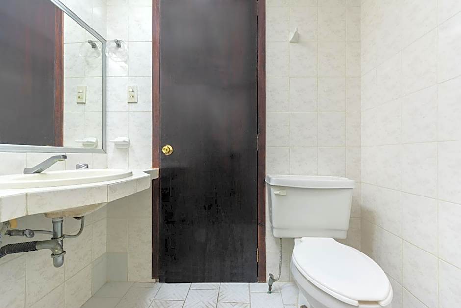 OYO Hotel Casa Blanca