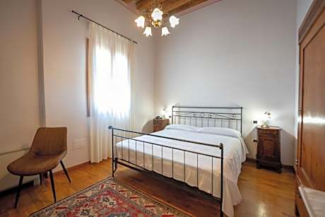 Large Double or Twin Room