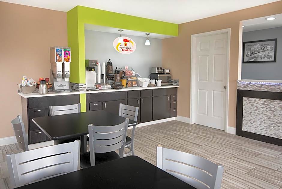 Super 8 by Wyndham Bryant Little Rock Area