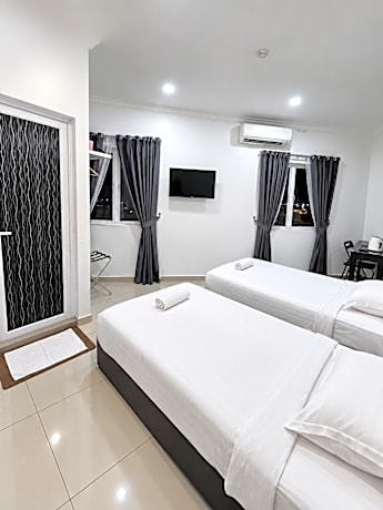Double Single Bed Deluxe Room