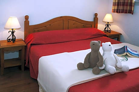 Two-Bedroom Apartment (8 Adults)