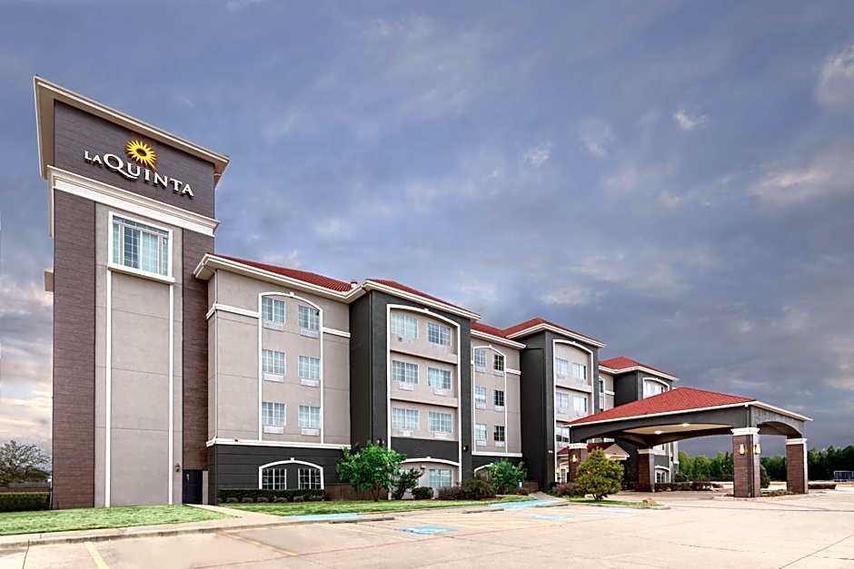 La Quinta Inn & Suites by Wyndham Mt. Pleasant