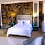 El Charco Suites