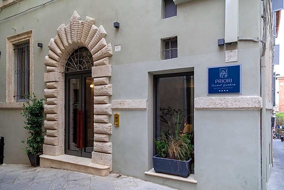 Hotel Priori Secret Garden