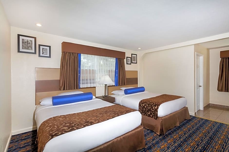 Howard Johnson Berkeley – Berkeley, CA