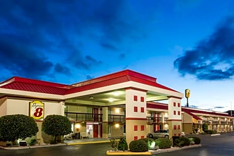 Super 8 by Wyndham Tifton
