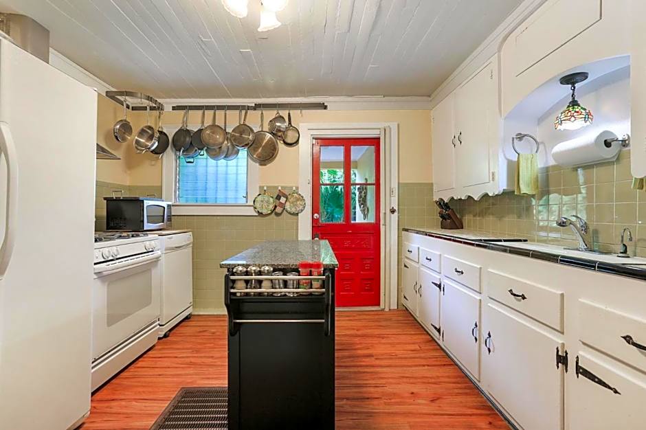 Historic Inn in the Marigny, blocks to French Quarter