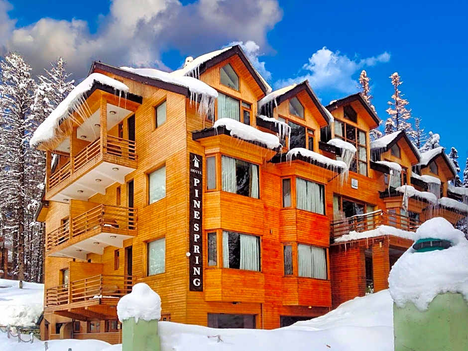 Hotel Pine Spring Gulmarg
