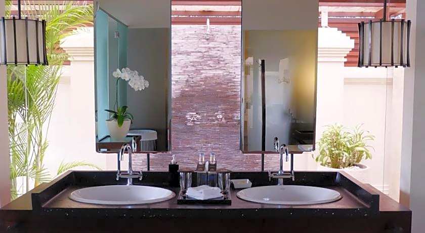 The Royal Santrian Luxury Beach Villas