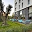 Leo Suites