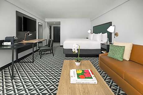 Queen Bed Interior Accessible Roll-In Shower