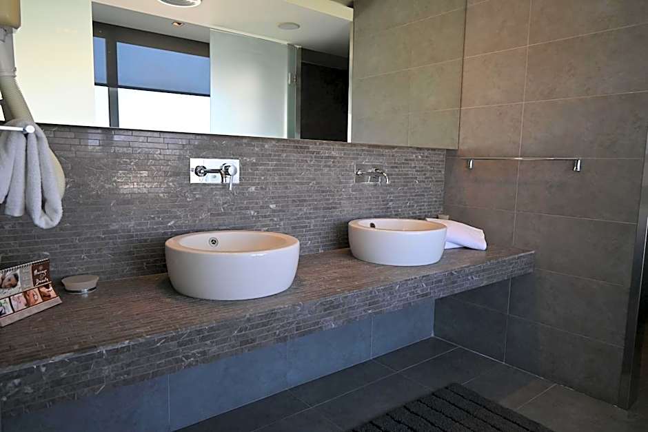 Angela Downtown Hotel