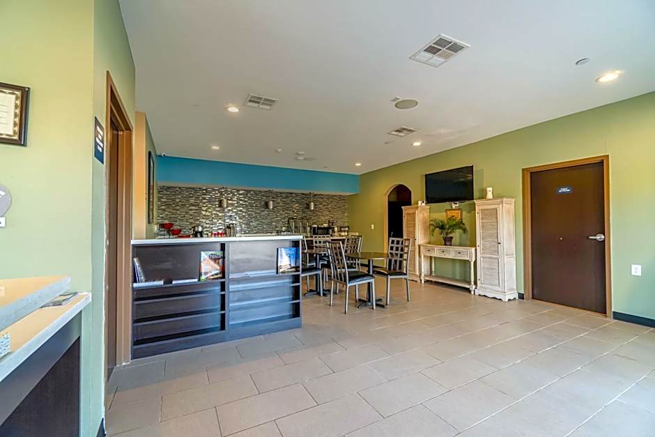 Moulton Inn & Suites By OYO