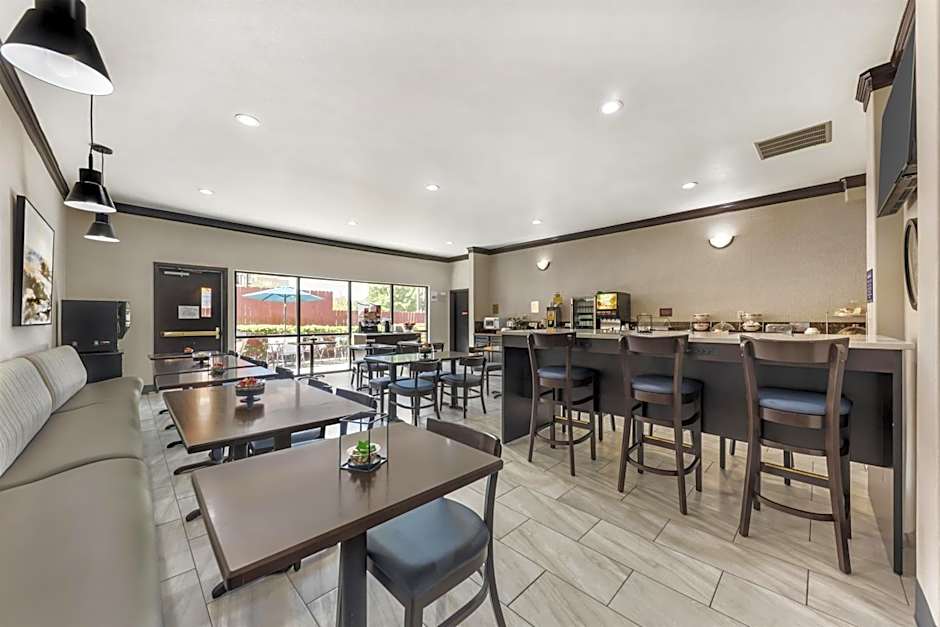 SureStay Plus Hotel by Best Western San Antonio SeaWorld