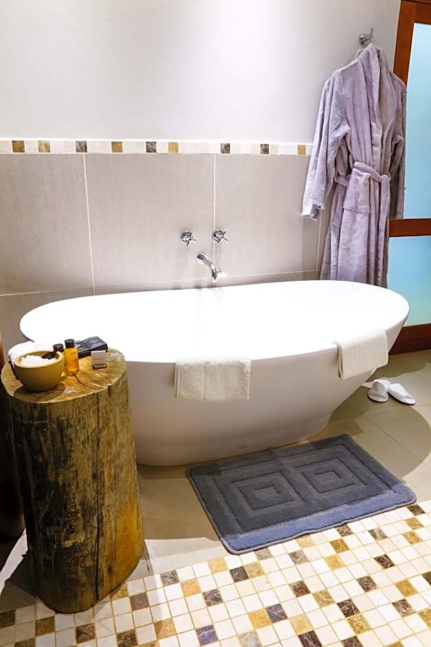 Amakhosi Safari Lodge