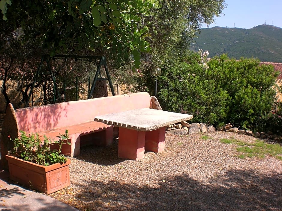 Hotel Turismo Rurale Montitundu