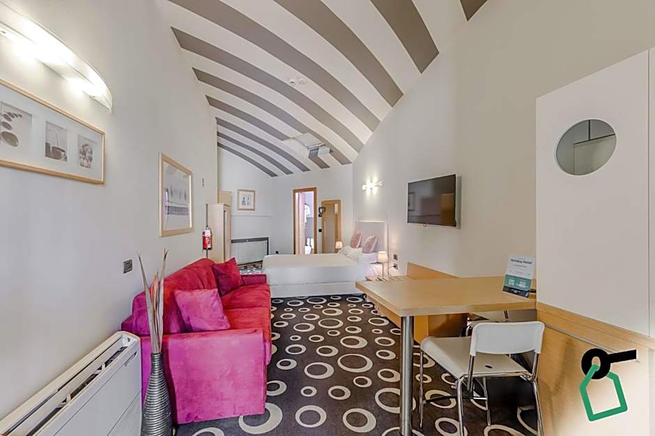 HOTIDAY ApartHotel Firenze
