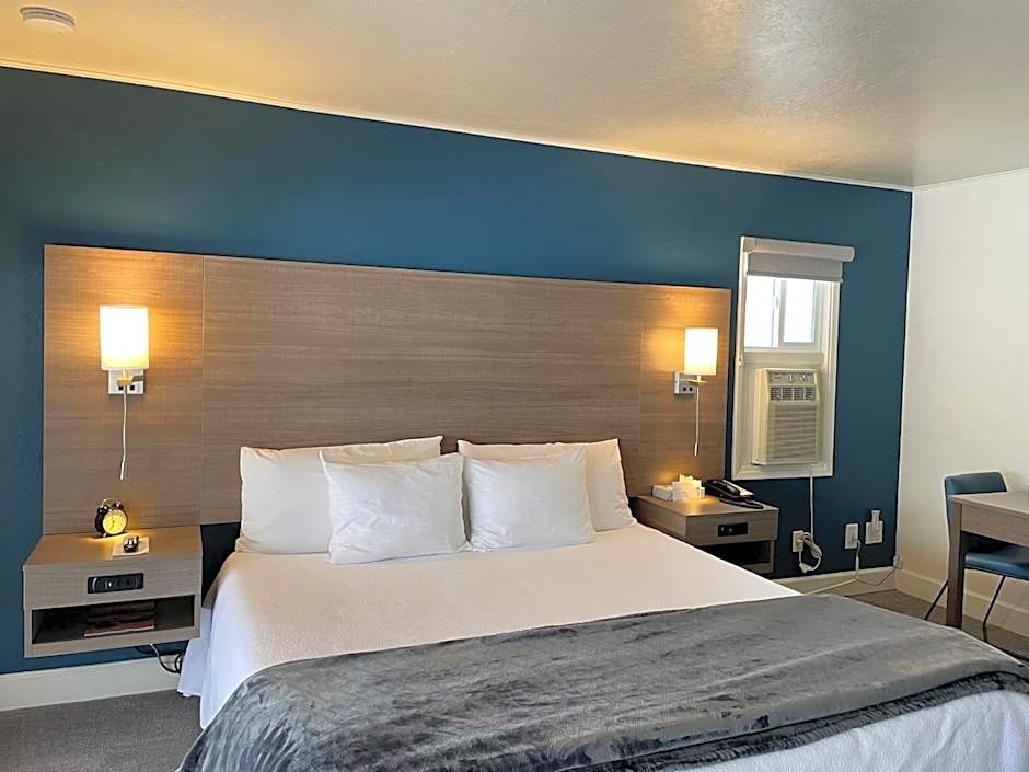Crown Motel