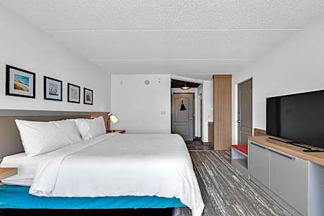 1 King Bed