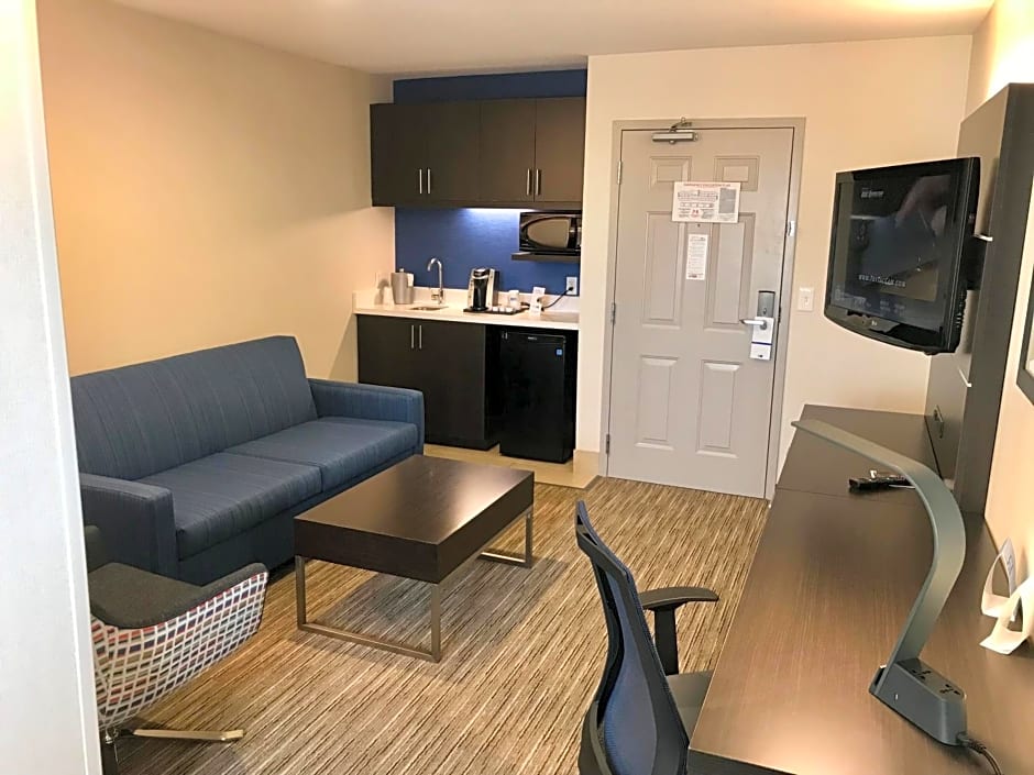 Holiday Inn Express & Suites Tracy By IHG