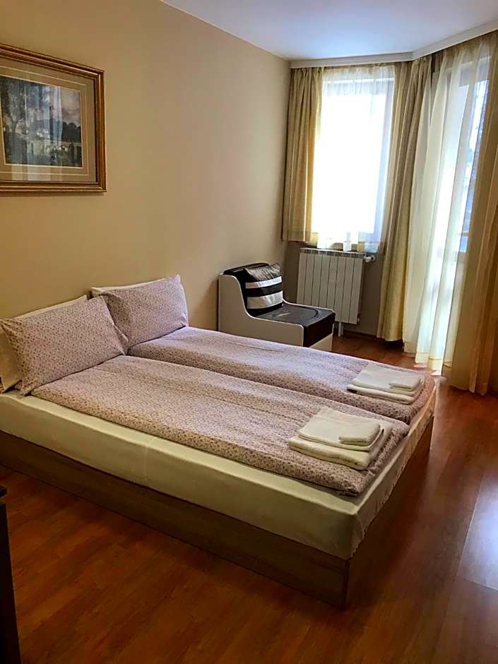 Studios-Villa Park SV