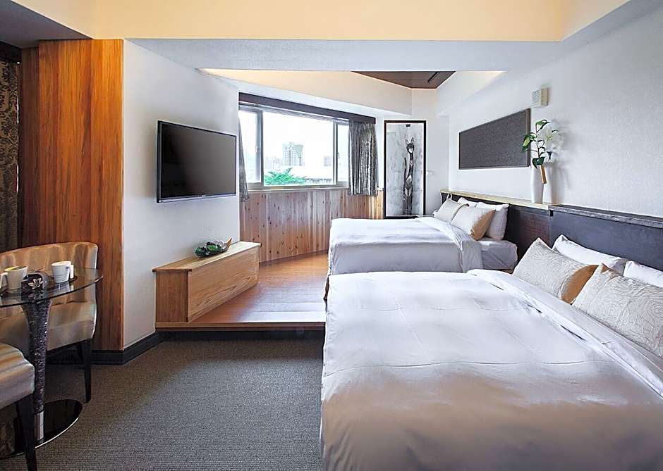 CHECK inn Express Taichung Fengchia