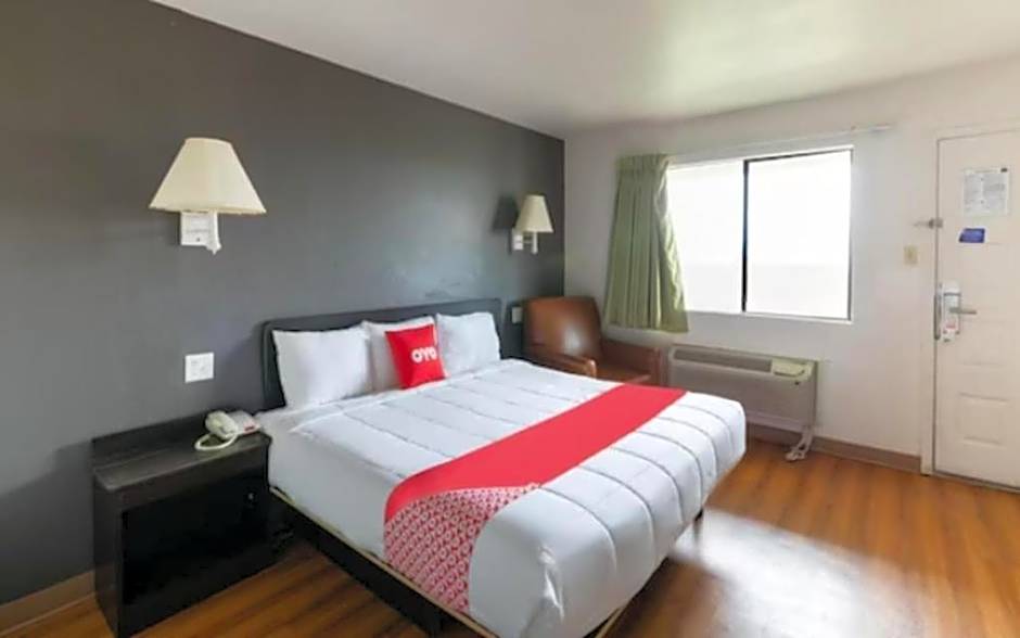 OYO Hotel Irving DFW Airport North