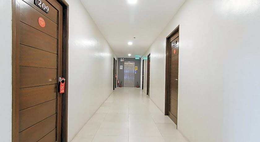 RedDoorz near Fernwoods Garden Quezon City