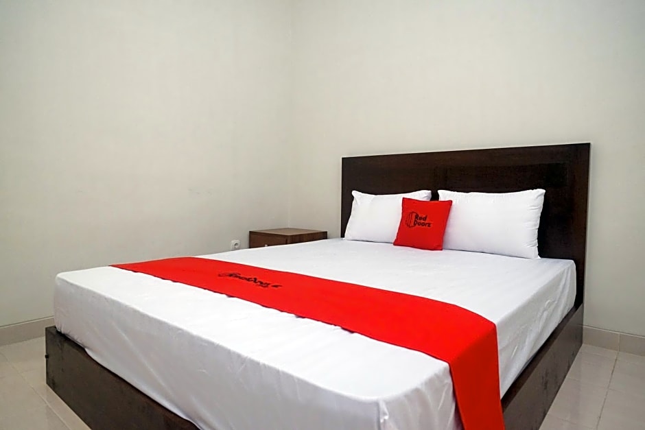 RedDoorz Syariah near Transmart Pabelan Solo