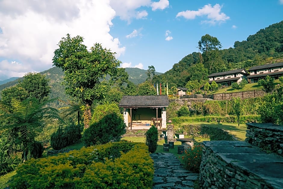 Mountain Lodges of Nepal, Tomijong