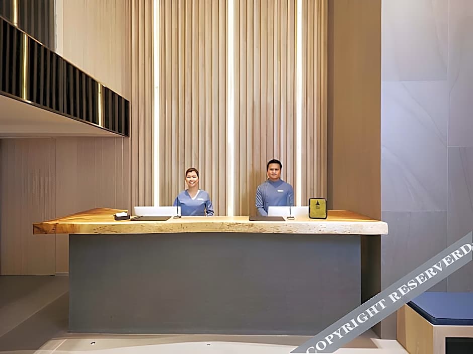 The Quarter Phromphong by UHG