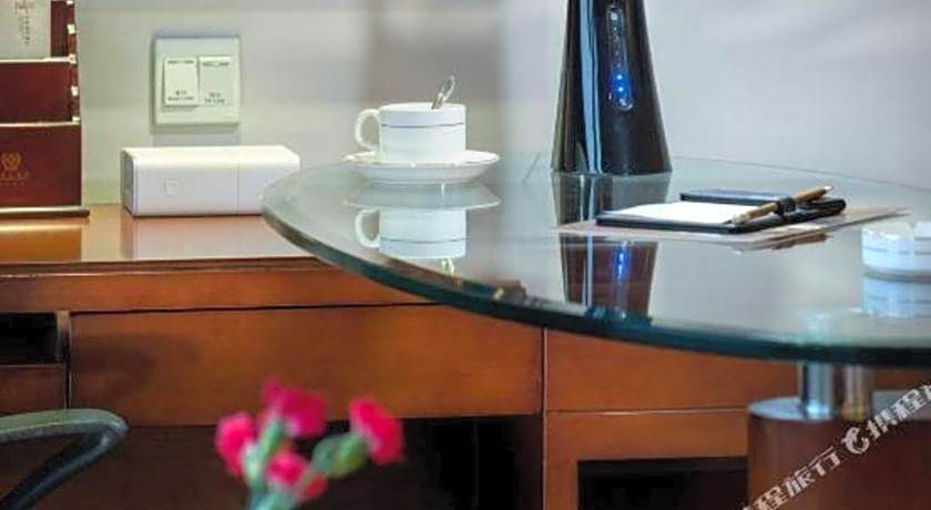 Gold Source Sunshine Hotel