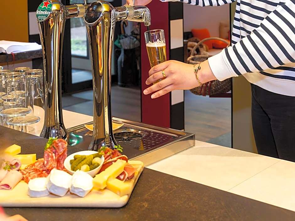 greet Hotel Massieux Lyon Nord