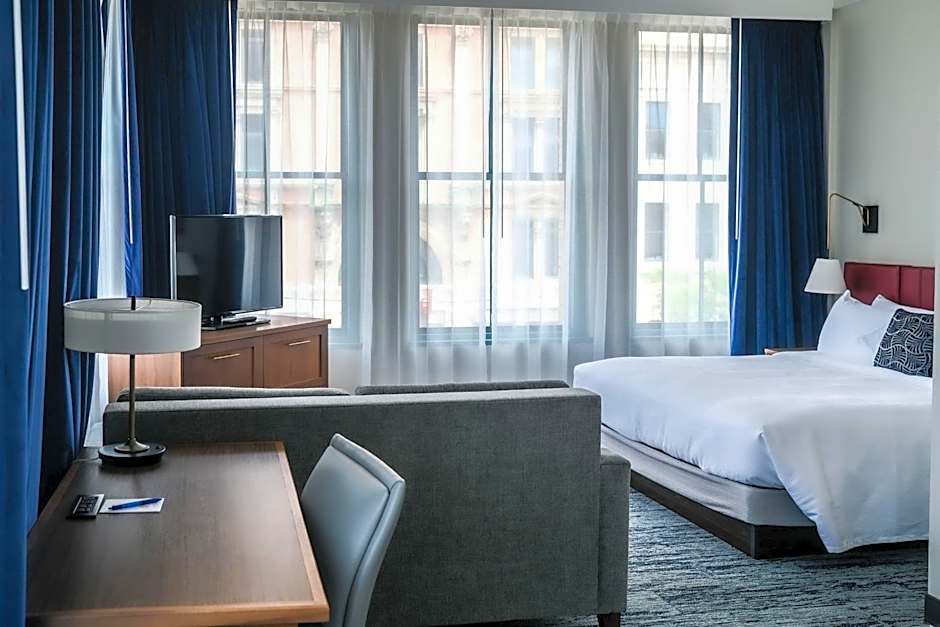 BLU-Tique, Akron, a Tribute Portfolio Hotel