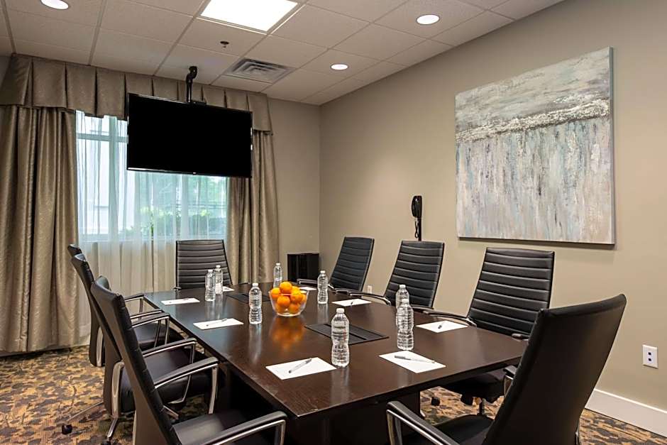 Hampton Inn & Suites Raleigh Cary Lenovo Center