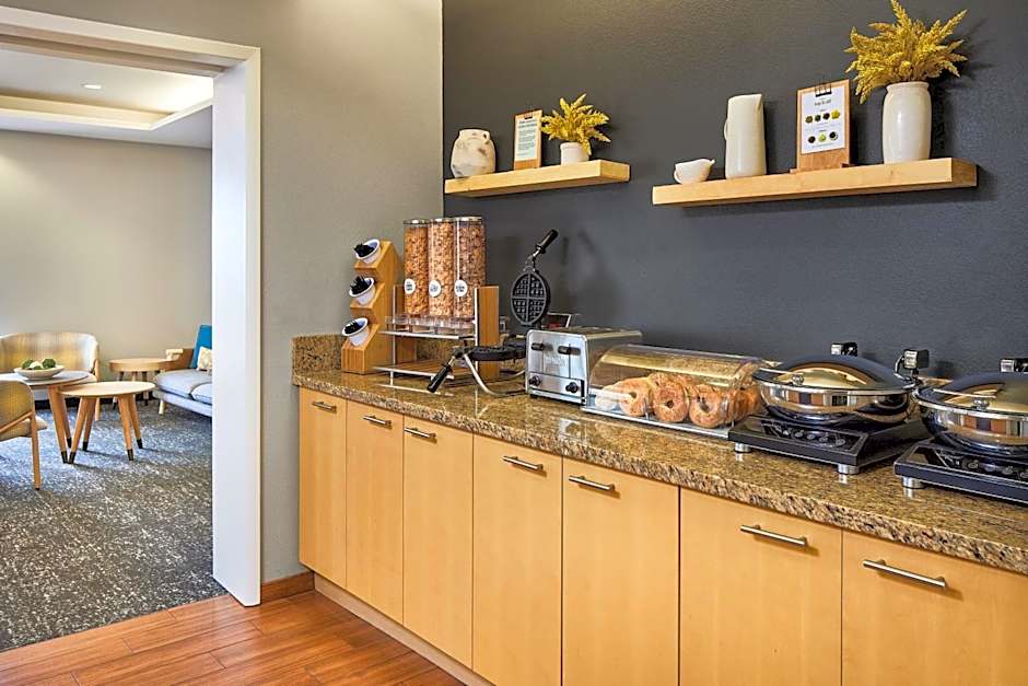 TownePlace Suites by Marriott Garden City