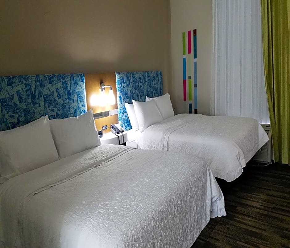 Hampton Inn & Suites Kansas City-Merriam