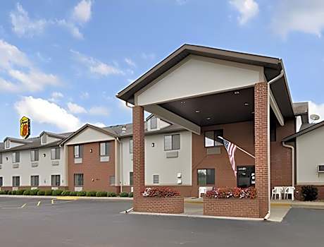 Super 8 by Wyndham Coshocton Roscoe Village